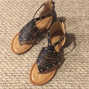 Size 7 black sandals